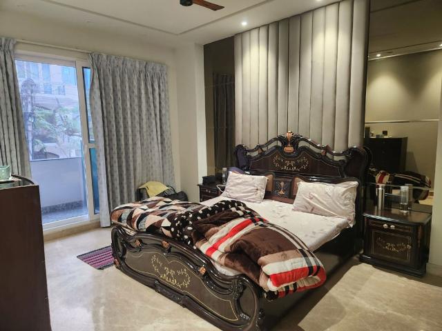 Rental | 3 BHK + Pooja Room 263 Sq.Yd. Apartment in RWA Residential Society Sector 46
