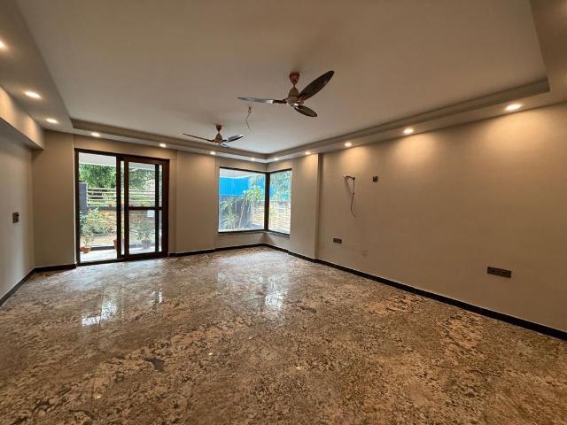 Rental | 3 BHK + Pooja Room 300 Sq.Mt. Independent House in RWA Apartments Sector 93