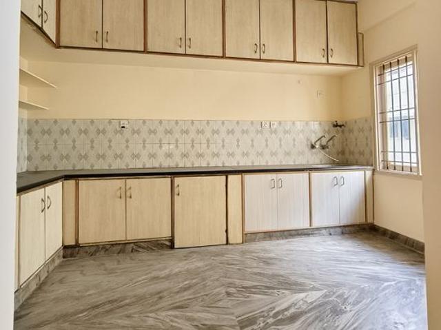 Rental | 3 BHK + Pooja Room,Basement 1400 Sq.Ft. Apartment in Sri Sri Pradhan