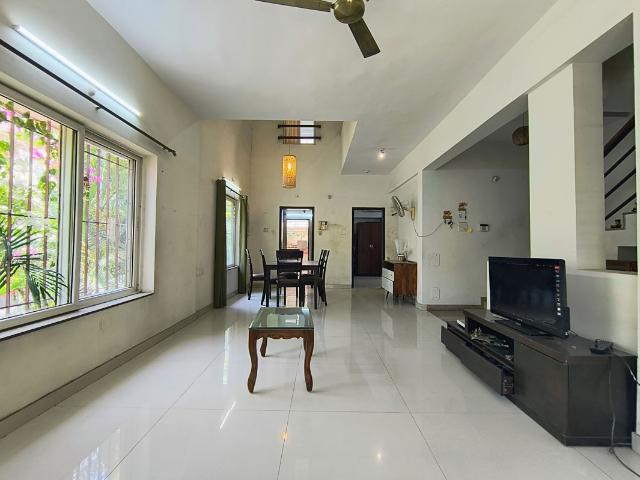 Rental | 3 BHK + Pooja Room,Extra Room,Basement 3000 Sq.Ft. Villa in B U Bhandari Chrrysalis Row House