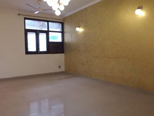 Rental | 3 BHK + Pooja Room,Servant Room 1500 Sq.Ft. Apartment in Sector 11 Dwarka