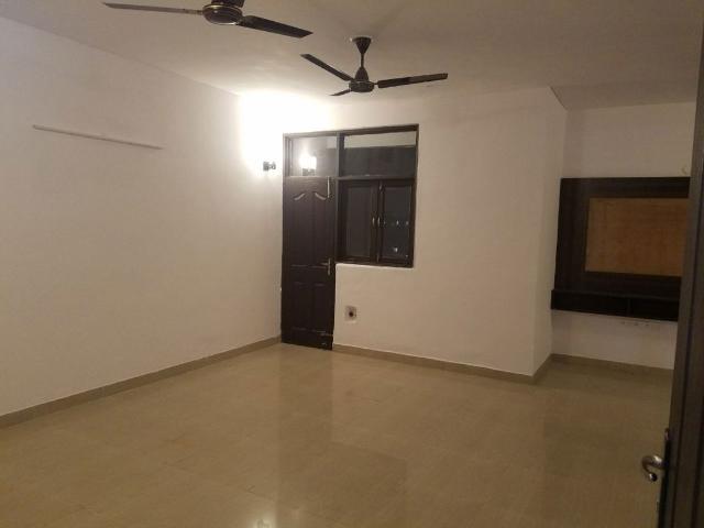 Rental | 3 BHK + Pooja Room,Servant Room 1600 Sq.Ft. Apartment in Sector 13 Dwarka