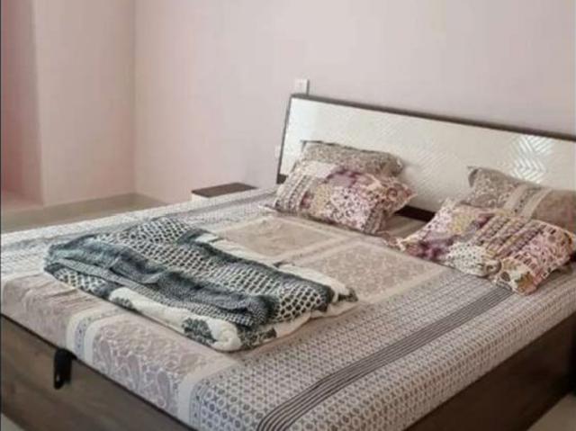 Rental | 3 BHK + Pooja Room,Servant Room 1720 Sq.Ft. Apartment in Shalimar Emerald