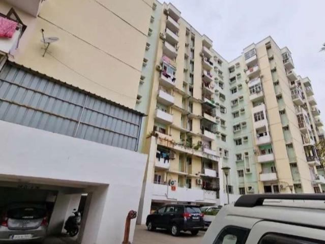 Rental | 3 BHK + Pooja Room,Servant Room 2500 Sq.Ft. Apartment in Butler Colony