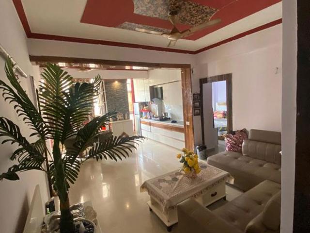 Rental | 3 BHK + Pooja Room,Servant Room 2500 Sq.Ft. Apartment in Mahagun Mezzaria