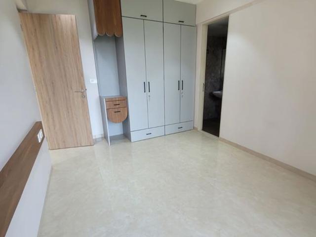Rental | 3 BHK + Pooja Room,Servant Room,Extra Room 1040 Sq.Ft. Apartment in Dosti Eastern Bay Phase 1