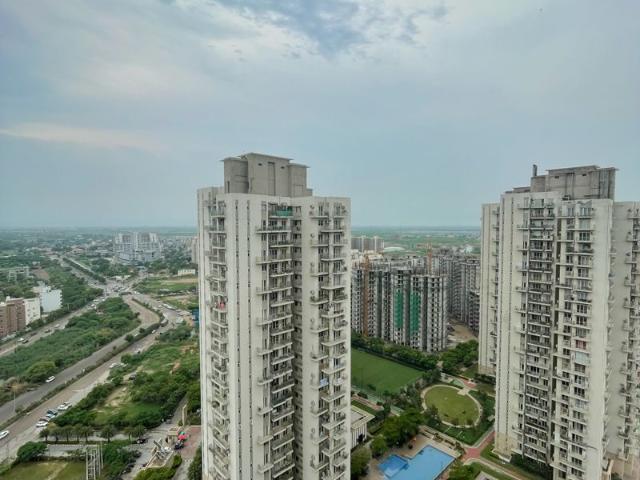 Rental | 3 BHK + Pooja Room,Servant Room,Extra Room 2075 Sq.Ft. Apartment in Conscient Heritage Max II