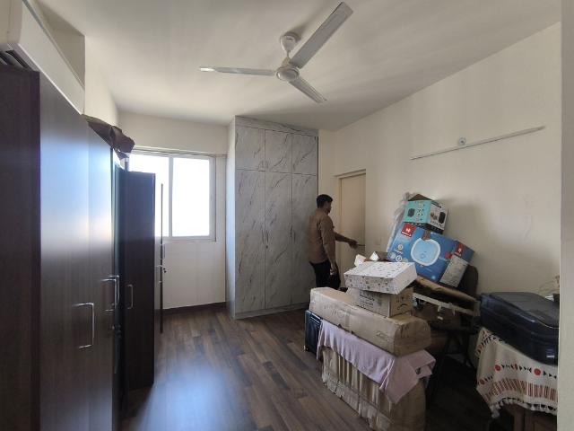Rental | 3 BHK + Pooja Room,Servant Room,Extra Room 2075 Sq.Ft. Apartment in Conscient Heritage Max II