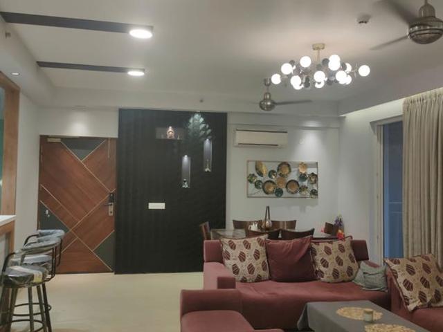 Rental | 3 BHK + Pooja Room,Servant Room,Extra Room 2075 Sq.Ft. Apartment in Conscient Heritage Max