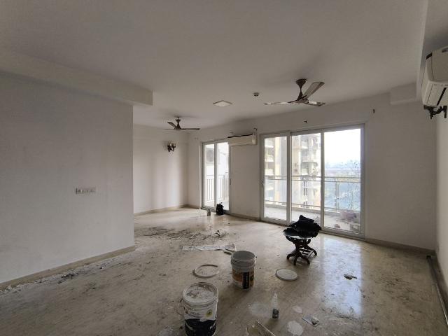 Rental | 3 BHK + Pooja Room,Servant Room,Extra Room 2075 Sq.Ft. Apartment in Conscient Heritage Max