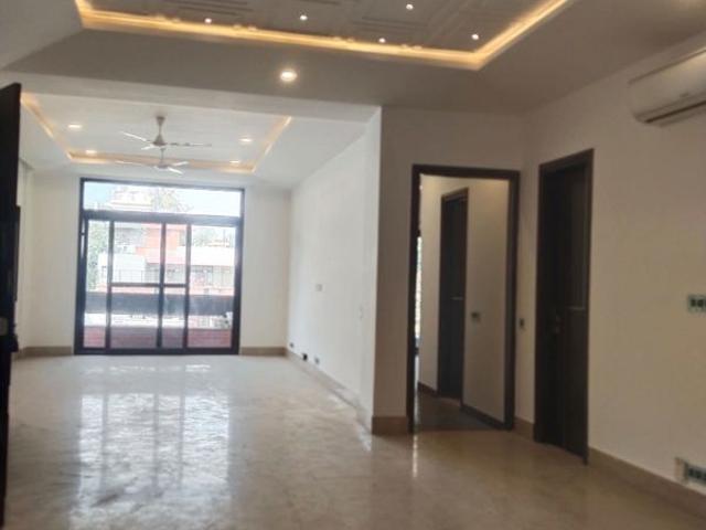Rental | 3 BHK + Pooja Room,Servant Room,Extra Room 2099 Sq.Ft. Apartment in Unitech South City 1