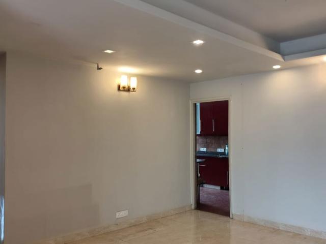 Rental | 3 BHK + Pooja Room,Servant Room,Study Room 2531 Sq.Ft. Apartment in Unitech The Close South