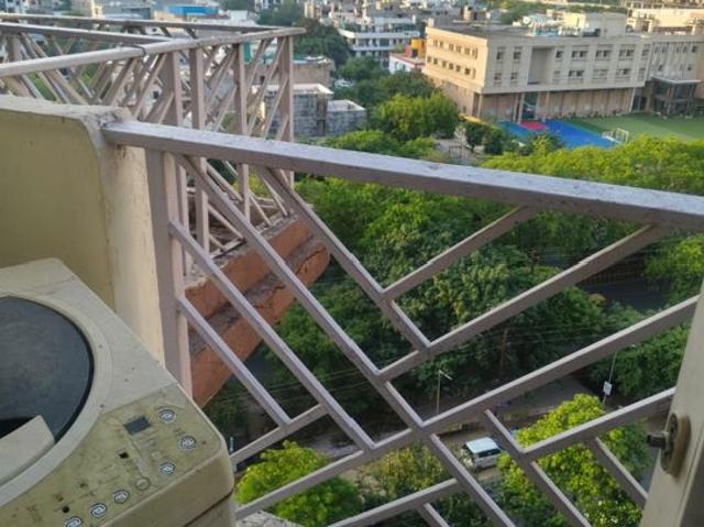 Rental | 3 BHK + Pooja Room,Servant Room,Study Room,Basement 1450 Sq.Ft. Apartment in Aims Golf Avenue I