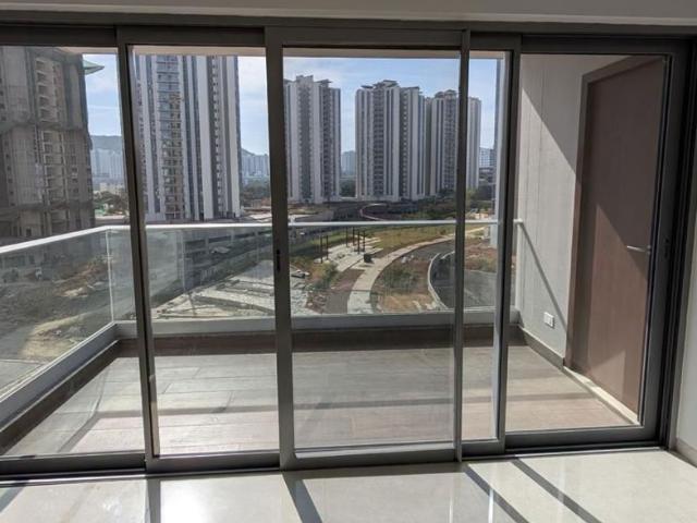 Rental | 3 BHK + Pooja Room,Servant Room,Study Room,Extra Room,Basement,Store Room 1356 Sq.Ft. Apartment in Majestique Signature Towers