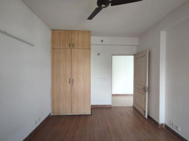 Rental | 3 BHK + Pooja Room,Servant Room,Study Room,Extra Room,Basement,Store Room 2000 Sq.Ft. Apartment in BPTP District 3