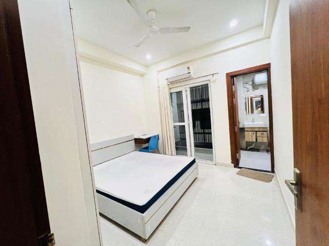 Rental | 3 BHK + Pooja Room,Servant Room,Study Room,Extra Room,Basement,Store Room 2200 Sq.Ft. Apartment in Puri Diplomatic Residences
