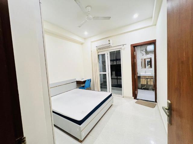 Rental | 3 BHK + Pooja Room,Servant Room,Study Room,Extra Room,Basement,Store Room 2210 Sq.Ft. Apartment in Puri Diplomatic Residences