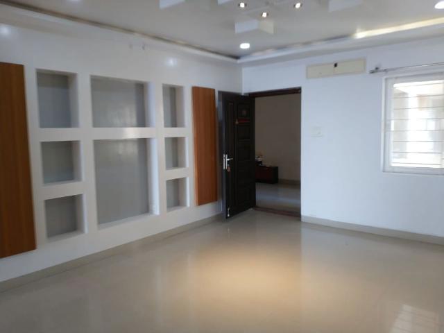Rental | 3 BHK + Pooja Room,Servant Room,Study Room,Extra Room,Basement,Store Room 2365 Sq.Ft. Apartment in KK Residency Gachibowli