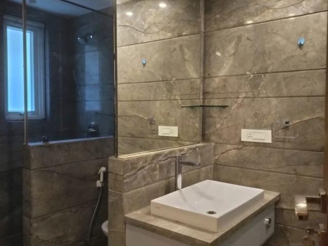 Rental | 3 BHK + Pooja Room,Servant Room,Study Room,Extra Room 1800 Sq.Ft. Apartment in Sarvapriya Vihar