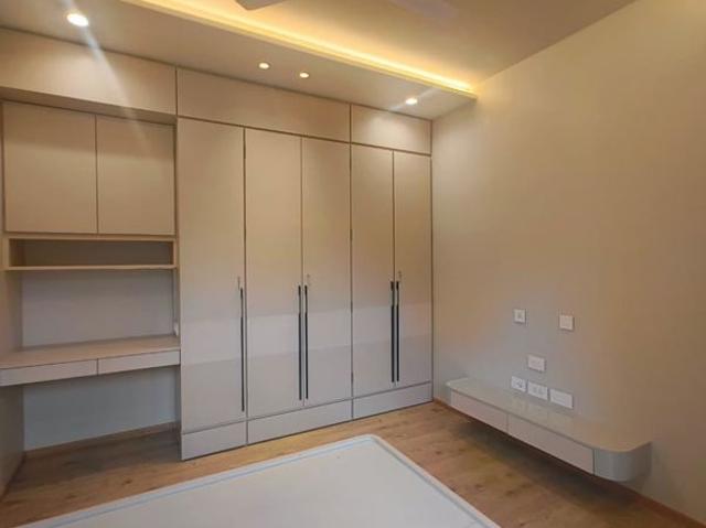 Rental | 3 BHK + Pooja Room,Servant Room,Study Room,Extra Room 1210 Sq.Ft. Apartment in Adani Ten BKC