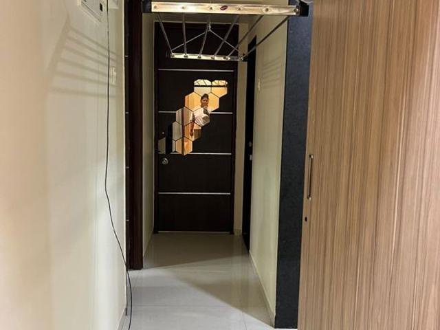 Rental | 3 BHK + Pooja Room,Servant Room,Study Room,Extra Room 1300 Sq.Ft. Apartment in Om Vaikunt Apartments