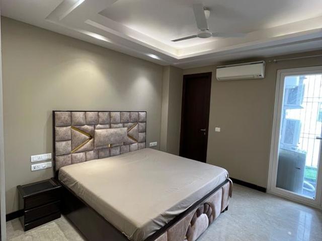Rental | 3 BHK + Pooja Room,Servant Room,Study Room,Extra Room 2000 Sq.Ft. Apartment in Green Park Extension