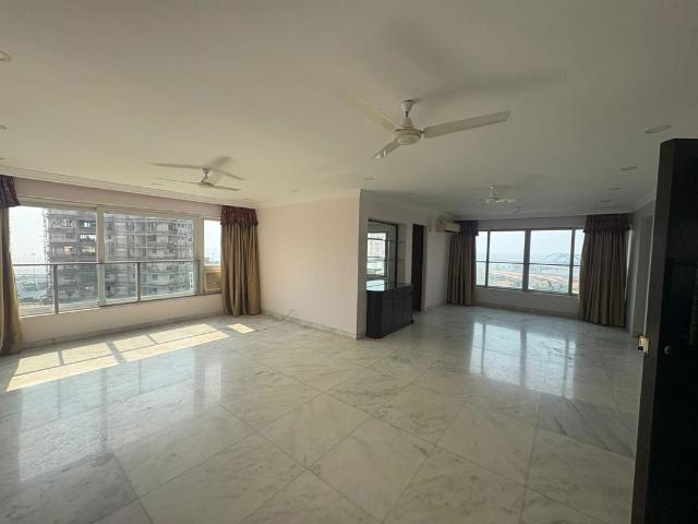 Rental | 3 BHK + Pooja Room,Servant Room,Study Room,Extra Room 2000 Sq.Ft. Apartment in Sumer Saraswati
