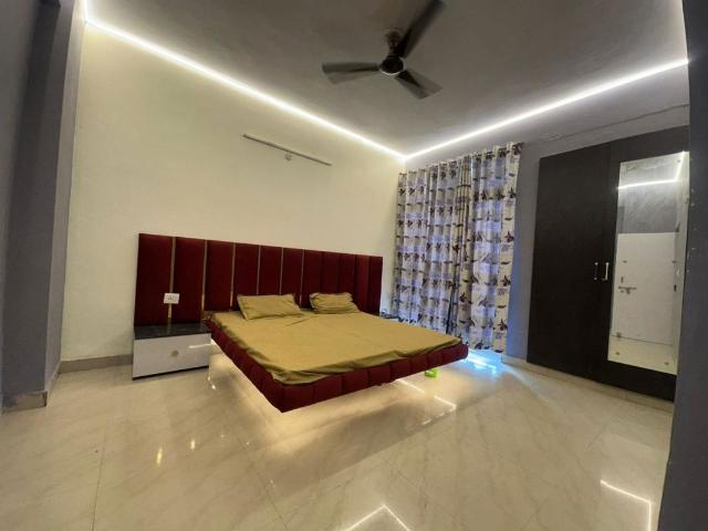 Rental | 3 BHK + Pooja Room,Study Room,Extra Room 1300 Sq.Ft. Independent House in Vipul Khand