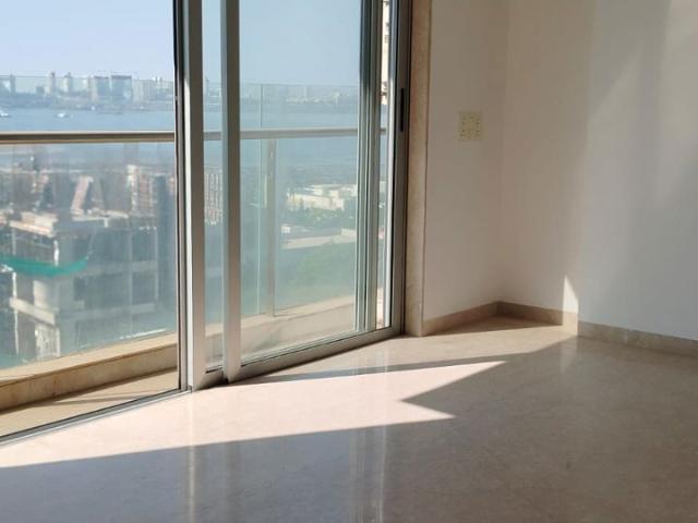 Rental | 3 BHK + Pooja Room,Study Room,Store Room 1850 Sq.Ft. Apartment in Suraj Tranquil Bay 1