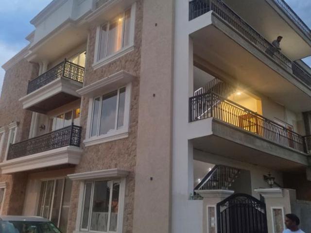 Rental | 3 BHK + Pooja Room,Study Room,Store Room 350 Sq.Yd. Independent House in DLF Hyde Park