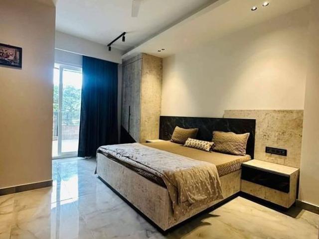 Rental | 3 BHK + Pooja Room,Study Room 1650 Sq.Ft. Apartment in DLF Capital Greens Phase I And II