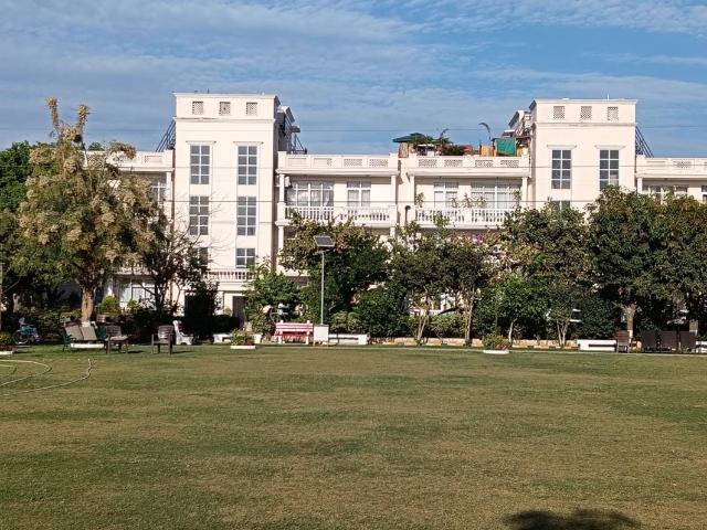 Rental | 3 BHK + Pooja Room,Study Room 1900 Sq.Ft. Apartment in Mullanpur