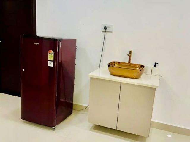 Rental | 3 BHK + Pooja Room,Study Room 1956 Sq.Ft. Apartment in SMR Vinay Iconia Phase II