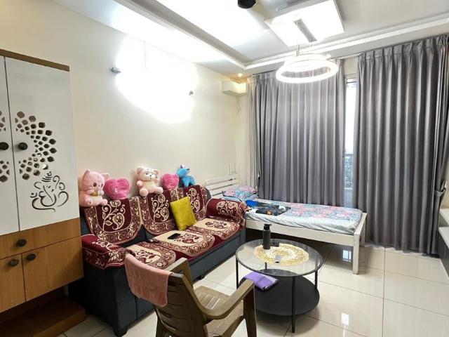 Rental | 3 BHK + Prayer Room 1074 Sq.Ft. Apartment in Hosa Road