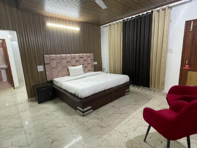 Rental | 3 BHK + Prayer Room 1100 Sq.Ft. Apartment in The Baya Park