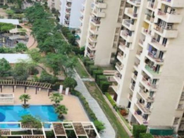 Rental | 3 BHK + Prayer Room 1650 Sq.Ft. Apartment in Mahagun Moderne
