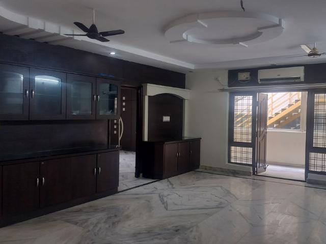 Rental | 3 BHK + Prayer Room 2300 Sq.Ft. Apartment in Jubilee Hills