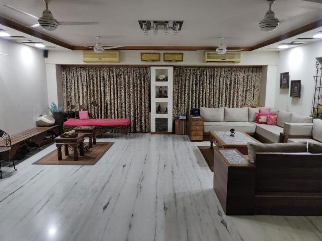 Rental | 3 BHK + Prayer Room,Extra Room 1200 Sq.Ft. Apartment in Meenaxi Towers