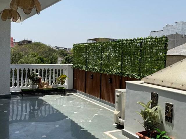 Rental | 3 BHK + Prayer Room,Servant Room,Study Room 2700 Sq.Ft. Apartment in BPTP Amstoria Country Floor