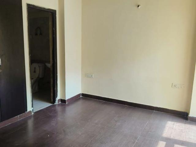 Rental | 3 BHK + Prayer Room,Servant Room,Study Room,Basement 1765 Sq.Ft. Apartment in Maxblis White House