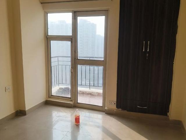 Rental | 3 BHK + Prayer Room,Servant Room,Study Room,Basement 1765 Sq.Ft. Apartment in Maxblis White House