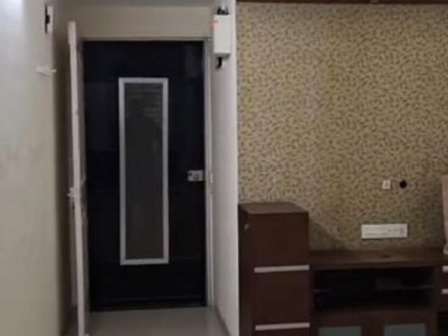 Rental | 3 BHK + Prayer Room,Servant Room,Study Room,Extra Room,Basement,Store Room 1300 Sq.Ft. Apartment in Mind Space Queenstown