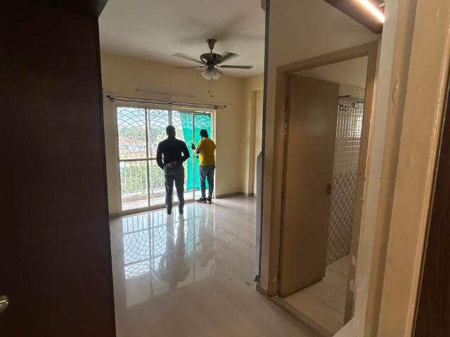 Rental | 3 BHK + Prayer Room,Servant Room,Study Room,Extra Room,Basement,Store Room 1335 Sq.Ft. Apartment in Pyramid Carnations