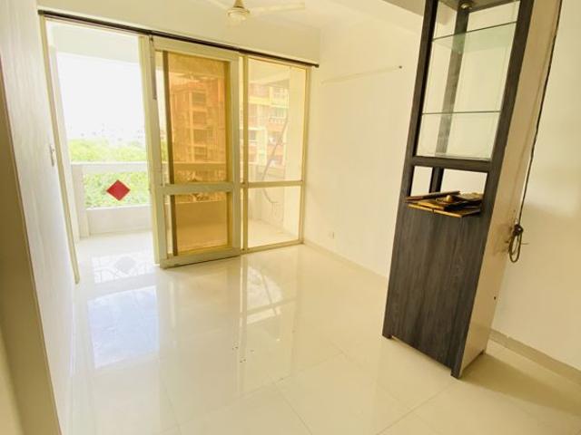 Rental | 3 BHK + Prayer Room,Servant Room 1800 Sq.Ft. Apartment in Dwarka