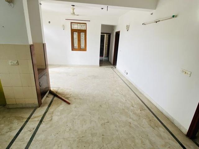 Rental | 3 BHK + Prayer Room,Servant Room 1800 Sq.Ft. Apartment in Sector 12 Dwarka