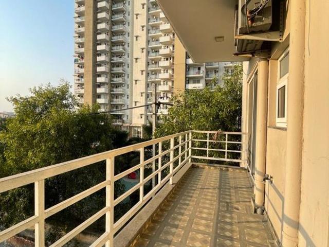 Rental | 3 BHK + Prayer Room,Servant Room 250 Sq.Ft. Apartment in BPTP Amstoria