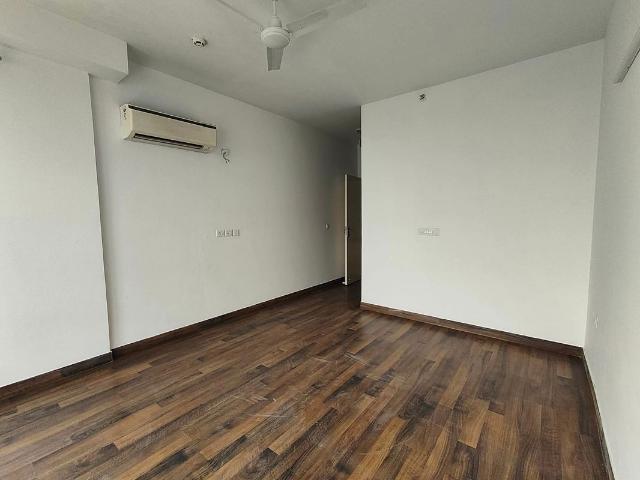 Rental | 3 BHK + Prayer Room,Servant Room 2554 Sq.Ft. Apartment in Conscient Heritage Max II