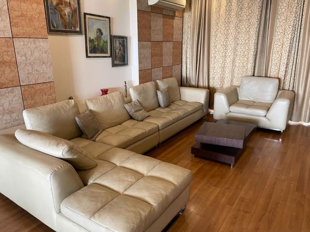 Rental | 3 BHK + Prayer Room,Servant Room 2200 Sq.Ft. Apartment in Vatika City
