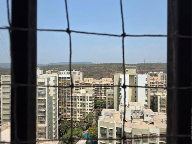 Rental | 3 BHK + Prayer Room,Study Room,Store Room 1250 Sq.Ft. Apartment in Evershine Tower