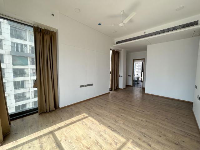 Rental | 3 BHK + Prayer Room,Store Room 1335 Sq.Ft. Apartment in Rustomjee Crown